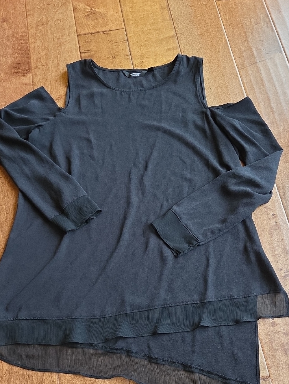 Simply Vera Vera Wang Black Cold-Shoulder Long Sleeve Top